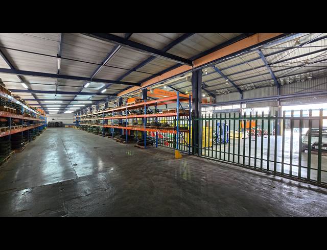 1,678M² WAREHOUSE TO LET IN SPARTAN